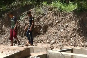 Rãnh nước bé trai bị nước cuốn tử vong là làm 'chui'