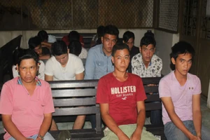 Triệt phá sòng bạc 'khủng' có trang bị súng trên đồi hoang