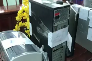 Bắt quả tang 2 người rải truyền đơn ở Bình Dương 