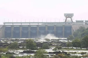 Hồ thủy điện Trị An bắt đầu xả lũ