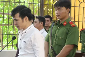 Đâm người ở chợ rồi giết chủ tiệm thuốc Tây