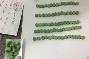 Tài xế GrabBike vừa hành nghề xe ôm vừa vận chuyển thuốc lắc