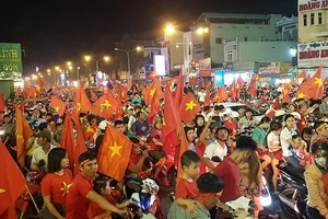 Đồng Nai: Nhiều người 'chôn chân” trong đêm mừng ĐT Việt Nam