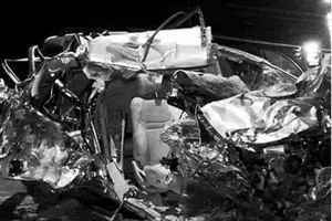 Xe khách đấu đầu xe tải trong đêm, 3 người chết tại chỗ