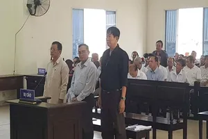 Cựu giám đốc Sở Địa chính Bình Dương Cao Minh Huệ hầu tòa 