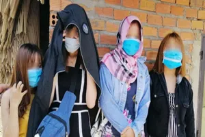 Nhiều cô gái cầu cứu trong quán cà phê 'sung sướng' ở Đồng Nai