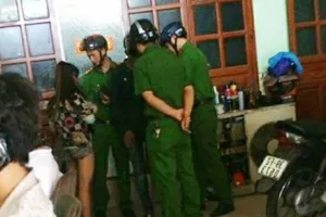 Bắt 2 nghi can giết 1 phụ nữ trong phòng trọ ở Bình Dương