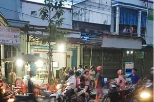 Mất điện thoại, đôi nam nữ đâm 2 người trong quán thương vong