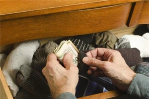 Mẹ giấu 500 triệu của con rồi tạo hiện trường bị trộm