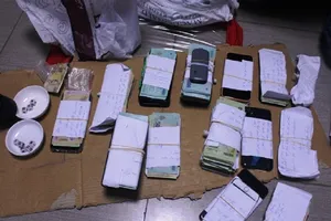 20 con bạc sát phạt trong chung cư ở Biên Hòa