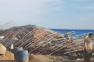 Sập tường trong KCN ở Đồng Nai, nhiều người chết