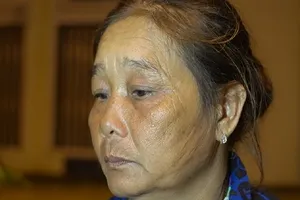 Nạn nhân kể phút kinh hoàng khi tường sập đè chết 10 người