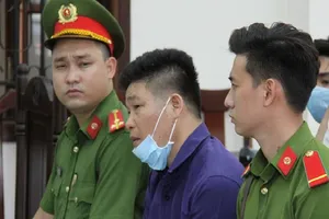 Giám đốc gọi Giang '36' vây xe cảnh sát bị thêm tội trốn thuế