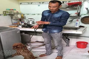 Trên đường đi uống thuốc cai nghiện, trộm luôn chó cảnh 