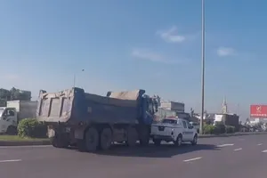 Tài xế xe ben tông xe CSGT Đồng Nai rồi bỏ chạy khai gì?