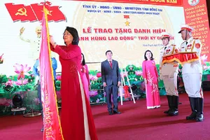 Nhơn Trạch đón danh hiệu Anh hùng Lao động thời kỳ đổi mới