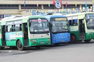 Đồng Nai tạm ngưng các tuyến xe buýt đi TP.HCM