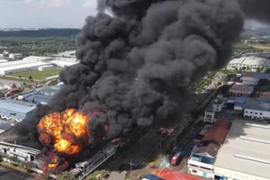 Đám cháy trong KCN ở Đồng Nai đã được khống chế, nhà máy bị thiêu rụi