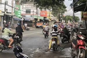 Đồng Nai: Bị phong tỏa nhưng nhiều người vẫn đi lại, mua bán nhộn nhịp