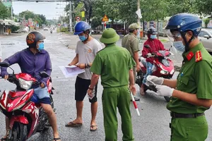 Đồng Nai cho mở lại nhiều hoạt động dịch vụ, người dân đi đường không cần giấy