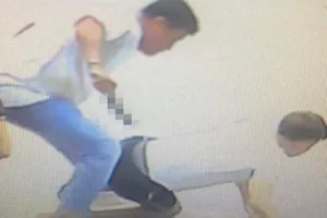 Đồng Nai: 2 cha con bị hàng xóm dùng dao truy sát