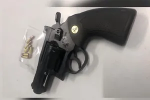 Bắt nghi can dùng súng bắn liên tiếp vào xe ô tô trong đêm ở Đồng Nai