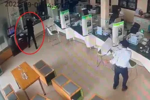 Hàng chục cảnh sát đang truy bắt kẻ nổ súng cướp ngân hàng ở Đồng Nai