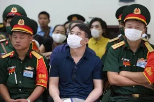 Đại tá Bộ đội Biên phòng chỉ đạo 'ông trùm’ cho người thân tham gia buôn xăng lậu