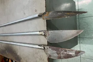 Bắt nhóm thanh thiếu niên dùng bom xăng, dao phóng lợn giải quyết mâu thuẫn