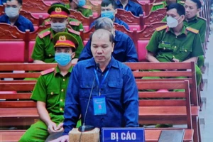 Thuyền trưởng lái tàu viễn dương chở gần 200 triệu lít xăng lậu kêu oan