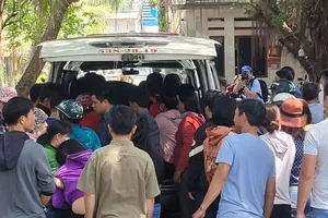 Người lái đò chở 12 người đi chùa lật giữa sông Đồng Nai bị khởi tố