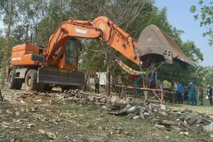 Đồng Nai: Cưỡng chế hàng loạt công trình du lịch trái phép ở hồ Trị An