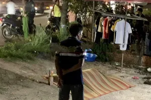 Chủ nhà dùng dao đâm chết bạn nhậu