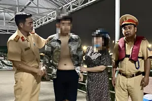 CSGT cứu 1 thanh niên nhảy cầu sông Đồng Nai tự vẫn