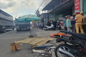 Xe tải cán chết cụ bà 72 tuổi trên Quốc lộ 51