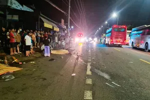 Xe máy tông thẳng vào ô tô khách, 2 anh em tử vong tại chỗ