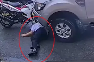 Bị đánh nứt sọ não giữa phố nhưng vẫn thành… bị cáo, tại sao?