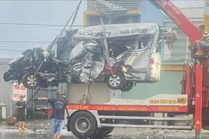 Hiện trường vụ tai nạn xe khách 4 người chết, 5 người bị thương ở Đồng Nai