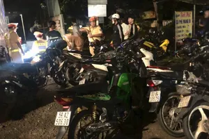 Cảnh sát vây bắt hàng chục thanh niên chuẩn bị đua xe trên quốc lộ 1