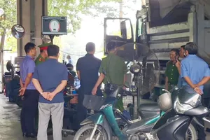 Công an khám xét Trung tâm đăng kiểm lớn nhất ở Đồng Nai 