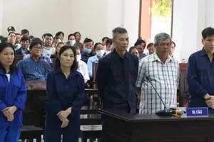 Tuyên án vợ chồng giám đốc lừa bán đất cho hơn 400 người chiếm đoạt 320 tỉ