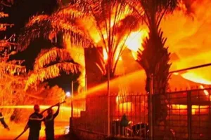 Cháy dữ dội kho đồ nhựa gia dụng ở Đồng Nai