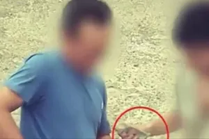 Truy tố nhóm 'cò' bán logo tiền tỉ, bảo kê xe quá tải qua trạm CSGT ở Đồng Nai 