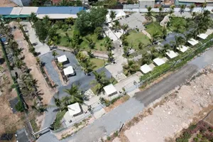 Xây dựng trái phép, bị lập biên bản vẫn tồn tại mở hàng quán