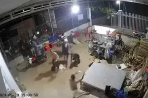 Đồng Nai: Nhóm 4 người đến nhà đối thủ 'nói chuyện' bằng dao, 5 người thương vong