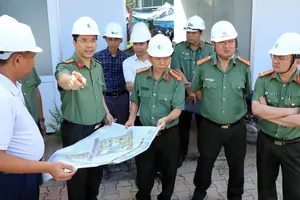 Giám đốc Công an tỉnh Đồng Nai đôn đốc tiến độ xây dựng Trung tâm chỉ huy Công an tỉnh