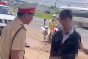 CSGT Đồng Nai đón lõng bắt nghi can trộm xe máy