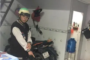 Nữ công nhân nằm nghỉ trong phòng trọ bị kẻ cướp lẻn vào khống chế 