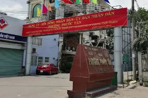 Đồng Nai: Công an làm việc với 2 cán bộ địa chính phường, thu giữ nhiều tài liệu