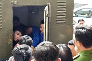 Gây án chết người chỉ vì bị chửi khi đang chở bạn gái